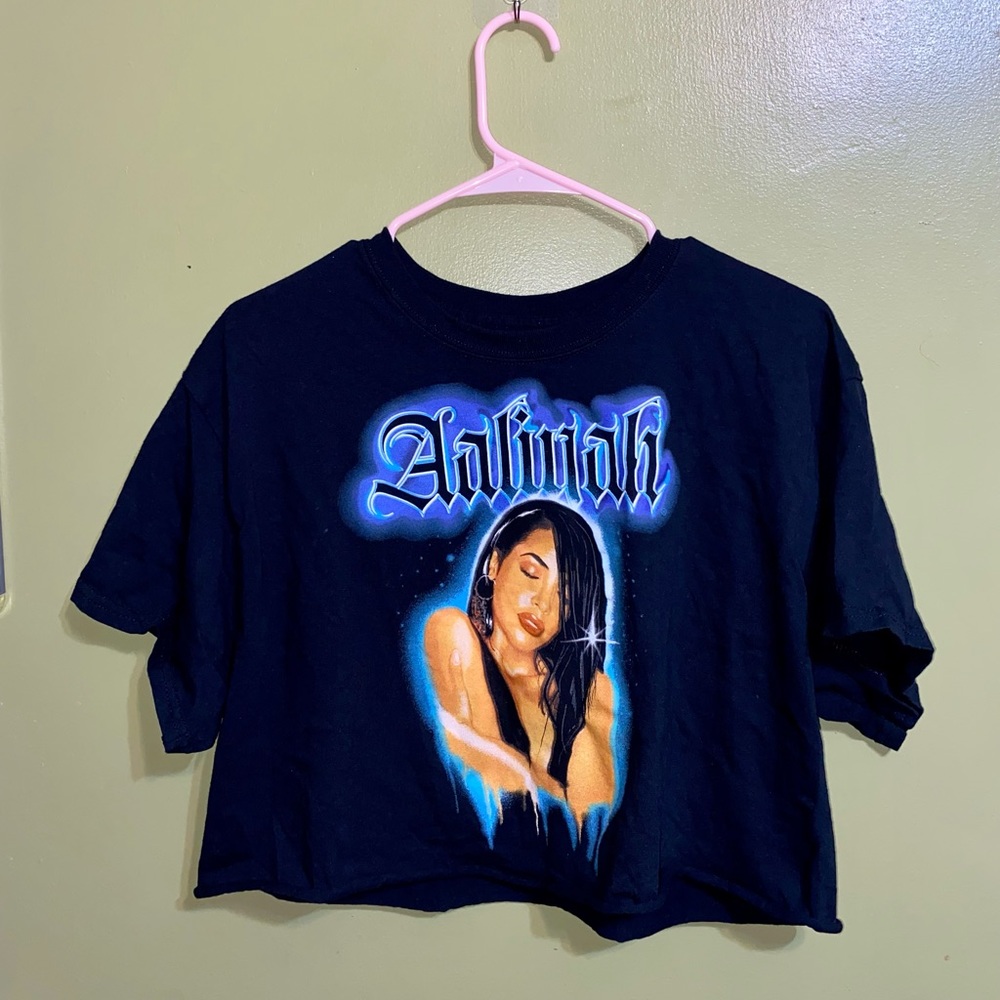 Aaliyah Graphic Crop Tee